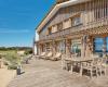 En venta, una villa diseñada por un arquitecto entre dunas y océano en Hossegor