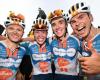 “Muy felices por él”: la emoción de los compañeros de Romain Bardet, primer maillot amarillo del Tour