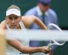 Elise Mertens pierde sin posibilidades ante la renacida Emma Raducanu en Wimbledon