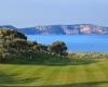 En
      el
      suroeste
      del
      Peloponeso,
      la
      odisea
      del
      golf
      de
      Costa
      Navarino