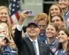 Entre selfies y risas, Joe Biden recibió a los deportistas de los Juegos de París 2024