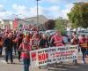 400 personas en la calle en Dieppe