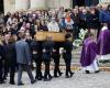 el ayuntamiento de Montigny-le-Bretonneux asaltado con mensajes