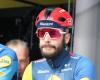 Ciclismo. Julien Bernard (Lidl-Trek) al ataque y luego al suelo