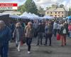 VIDEO. Personas en los pasillos durante el primer día de la feria de Gavray, en La Mancha