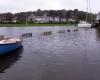 Inundaciones en Cornwall en Mylor Creek con mareas vivas