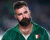 Jason Kelce rompe el teléfono de un fan después de que llamaron al hermano Travis un insulto homofóbico