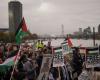 Miles de personas marchan contra Israel en Londres; Roban busto de Chaim Weizmann en Manchester