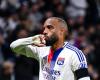 OL: Lacazette sustituye, Govou lo está pensando mucho