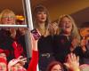 La mamá de Taylor Swift, Andrea, anima a Travis Kelce con una chaqueta ‘In My Chiefs Era’