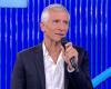 “Recibimos instrucciones de France 2…”: Nagui se ríe del disco de un maestro de No olvides la letra (VIDEO)