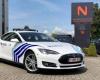 ¡Este Tesla policial nunca ha sido conducido durante casi 5 años por una razón sorprendente!