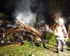 La casa quemada fue demolida para evitar que se reanudara el incendio, en Grandcourt