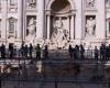 Inauguración de una pasarela que salva la Fontana de Trevi durante su renovación