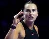 Sabalenka finaliza 2024 en lo más alto del podio sin cambios, Zheng quinto