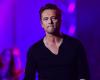 David Hallyday le devuelve la vida a su padre en el escenario