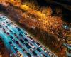 En China, un mar de estudiantes en bicicleta bloquean las carreteras para recoger baos