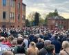 Miles de personas se reúnen en Bedworth para conmemorar las celebraciones del Día del Armisticio