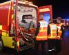 Un coche choca contra un árbol, dos personas rescatadas y hospitalizadas en absoluta emergencia