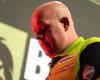 El año estéril de Michael van Gerwen continúa, eliminado de la fase de grupos del Grand Slam de Dardos en 14 años por primera vez por Ryan Joyce