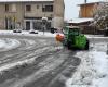 En la carretera sigue complicado con la nieve pero ya vuelve el sol.