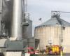 Más de 90 bomberos se movilizaron por el incendio de un silo lleno de cereales