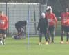 ánimos, intercambios con los jugadores… tras los pasos de Jorge Sampaoli en sus primeros entrenamientos