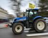 Los agricultores de la Coordinación Rural se movilizan frente a una plataforma Lidl en Bocas del Ródano