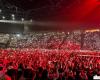 Tate McRae en concierto en el Accor Arena de París en mayo de 2025