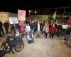 Una cincuentena de personas se manifiestan contra la manifestación nacional este viernes por la tarde en Toulon.