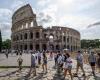 ‘No somos Disneylandia’: Indignación en Roma por las batallas de ‘gladiadores’ de Airbnb en el Coliseo