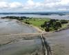 Cerca de Vannes, este pequeño rincón del paraíso sólo es accesible durante la marea baja.