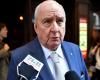 El veterano locutor Alan Jones arrestado en Sydney en medio de una investigación por presuntos delitos de agresión indecente y tocamientos sexuales