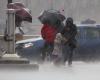 Lluvias y vientos barren París, imágenes de las calles inundadas de la capital