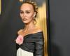 20 años después, Lily-Rose Depp luce el mismo vestido que su madre Vanessa Paradis en la alfombra roja