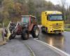 La ira de los agricultores: la coordinación rural de Alto Garona bloquea los camiones en la frontera española en Fos