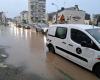 con fuertes lluvias, el agua se desborda e inunda las calles