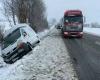 “Cada cinco minutos, un coche en una zanja”: automovilistas sorprendidos por la nieve en el oeste de Francia