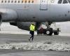 “Es increíble”: el aeropuerto de Bruselas parado debido a la nieve, el personal no pudo encontrar… el quitanieves