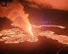 Espectaculares imágenes del aparcamiento de un sitio turístico engullido por la lava