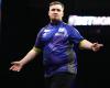 Luke Littler continúa brillando en forma al golear a Rob Cross