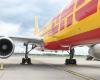 Aterrizaje anticipado: un avión de carga de DHL se estrella cerca de un aeropuerto en Lituania y muere uno de los tripulantes