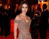 Lily Collins, Elton John, Elizabeth Hurley… Las estrellas descubren “El diablo viste de Prada” en Londres