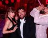 ¡Vea la fiesta de Taylor Swift con Travis Kelce y Brittany Mahomes en una fiesta temática de “Eras”!