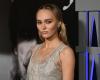 Lily-Rose Depp interpreta a la profesora de francés junto a Jimmy Fallon y revela su expresión favorita