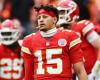 La audaz medida de los Chiefs, iniciar a Mahomes en un partido crucial contra los Texans, genera esperanzas de una victoria histórica.