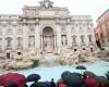 Toda limpia, la Fontana de Trevi reabre en Roma con acceso restringido a turistas