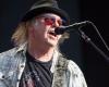 Neil Young ataca a la BBC y se niega a tocar en el festival de Glastonbury