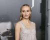 Lily-Rose Depp “traumatizada” por una película de su padre y nunca más lo volvió a ver