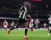 Newcastle logra una inusual victoria ante el Arsenal en la Copa de la Liga